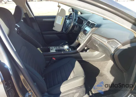 2020 Ford Fusion Hybrid Se z USA, uszkodzony, nr VIN 3FA6P0LU7LR236319